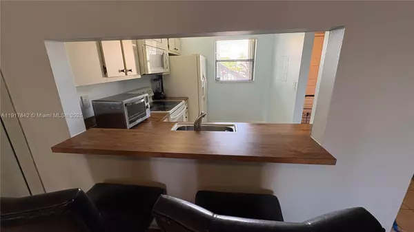 Lake Worth, FL 33467,7118 Golf Colony Ct #103