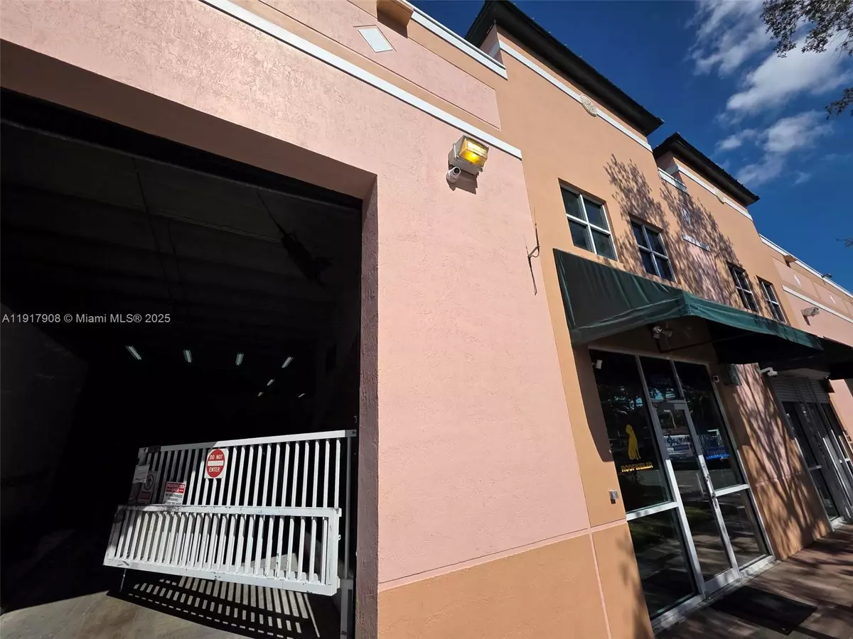 Doral, FL 33122,8555 NW 29th St