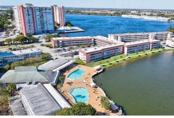 Miami, FL 33179,18555 NE 14th Ave #517