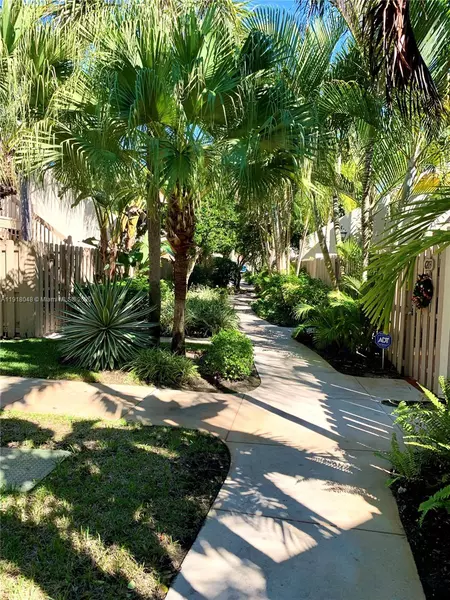 614 Executive Center Dr #104, West Palm Beach, FL 33401