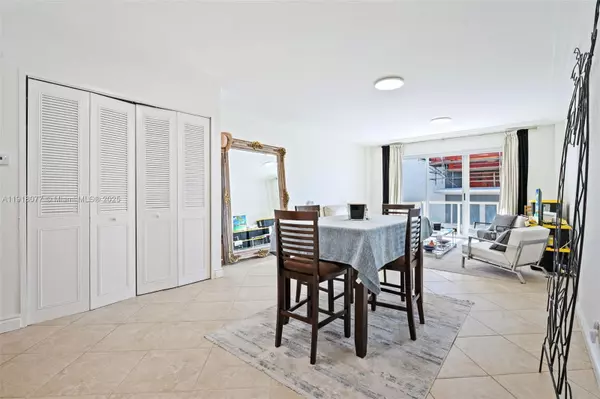 Surfside, FL 33154,9195 Collins Ave #PH14