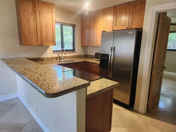 Fort Lauderdale, FL 33316,210 SW 8th Ave #1-3