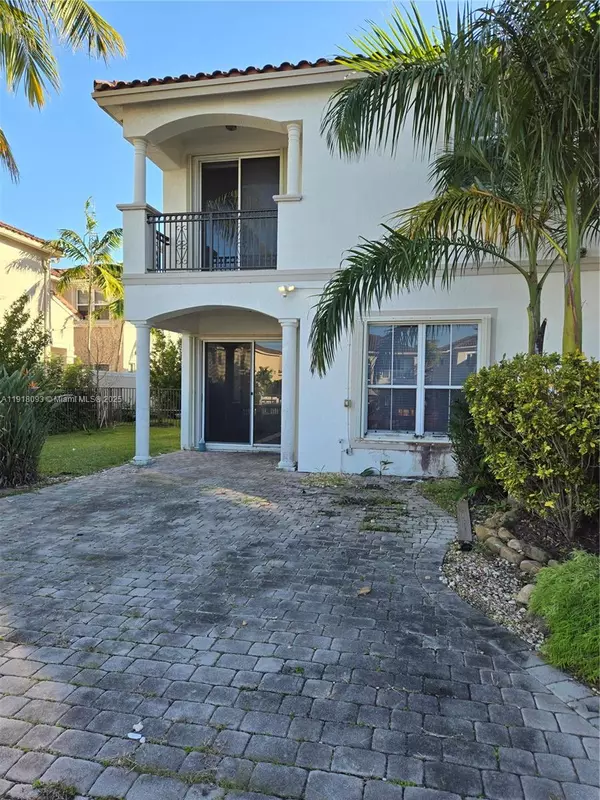 Hollywood, FL 33019,933 N Harbor Vw N