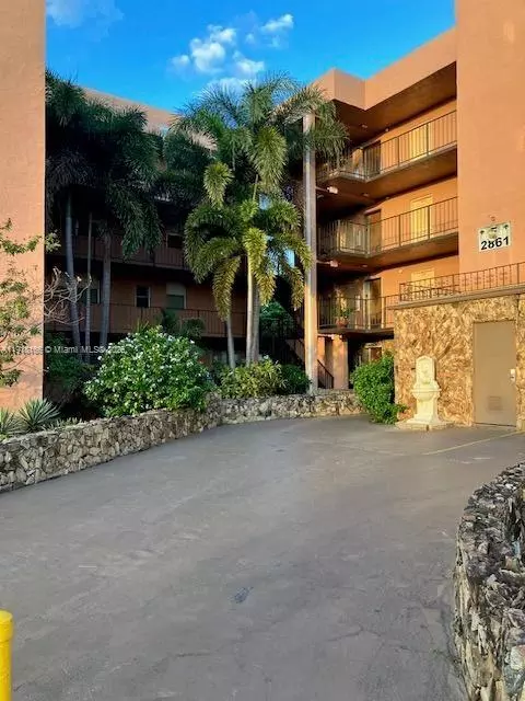 2861 Somerset Dr #409, Lauderdale Lakes, FL 33311