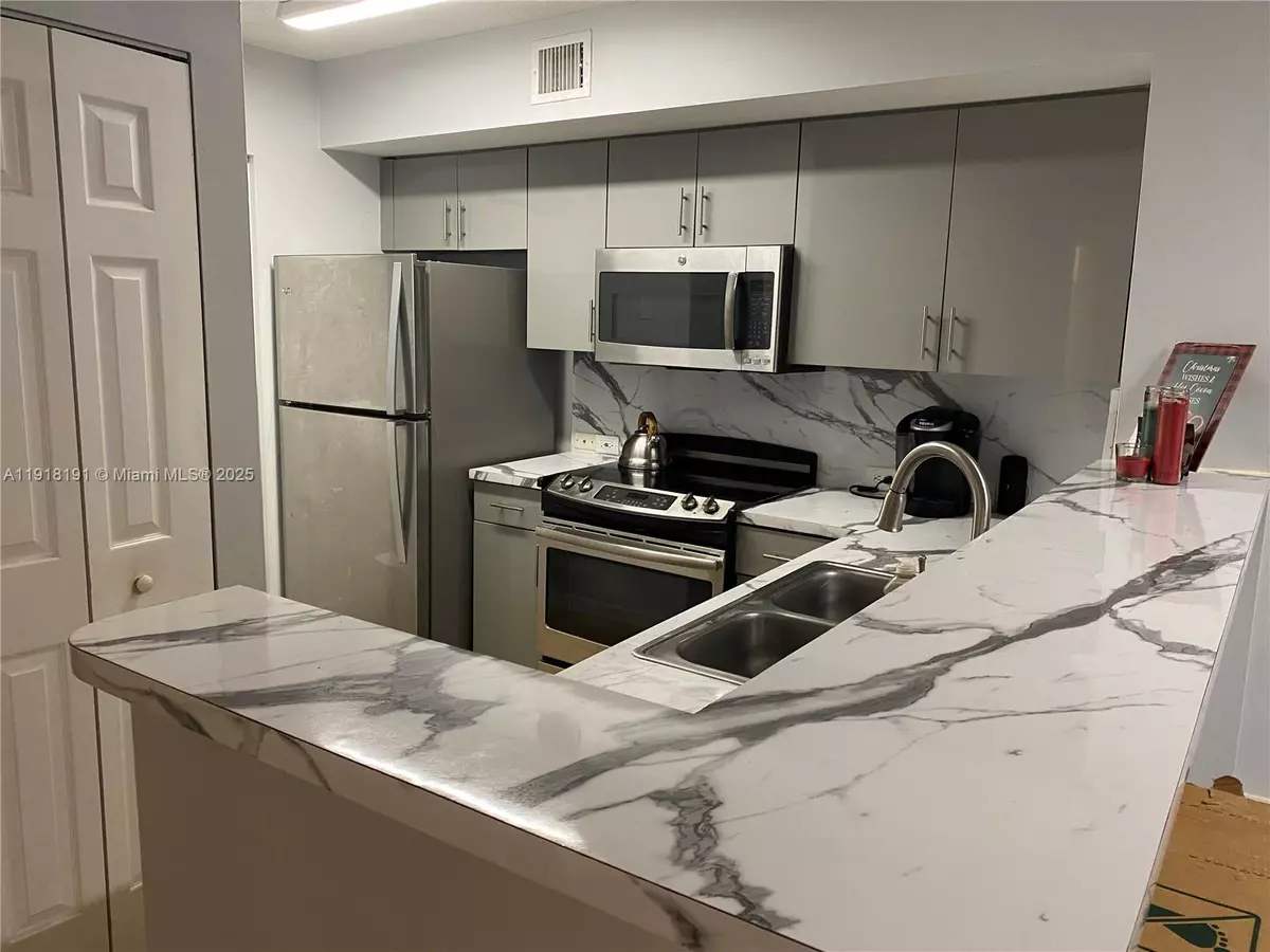 Pembroke Pines, FL 33025,677 SW 111th Ave #202