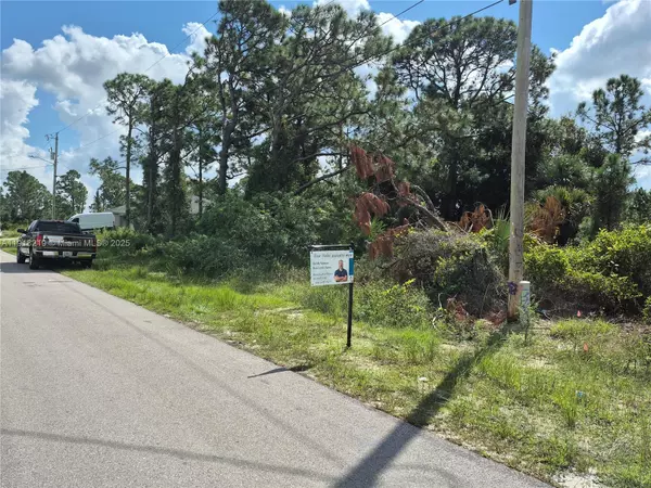 Lehigh Acres, FL 33974,842 E Foxtail