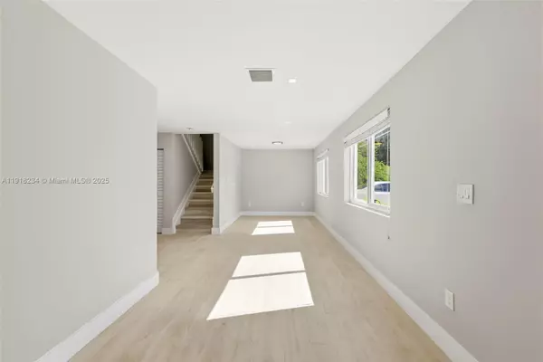 Miami, FL 33170,11939 SW 218th St #1