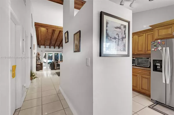 Pembroke Pines, FL 33026,2340 Evergreen Ct