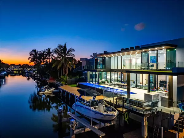 Hollywood, FL 33019,1102 Washington St