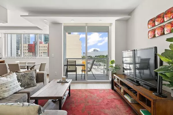 Miami, FL 33132,244 Biscayne Blvd #402