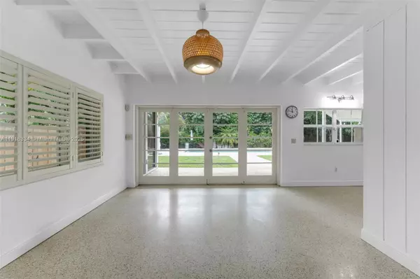 Pinecrest, FL 33156,8318 SW 131st St