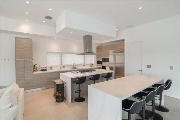 Weston, FL 33326,Address not disclosed