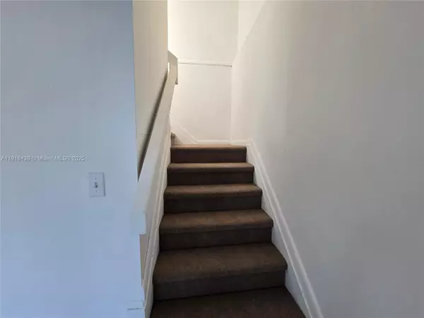 Lauderhill, FL 33313,5940 NW 21st St #51-A