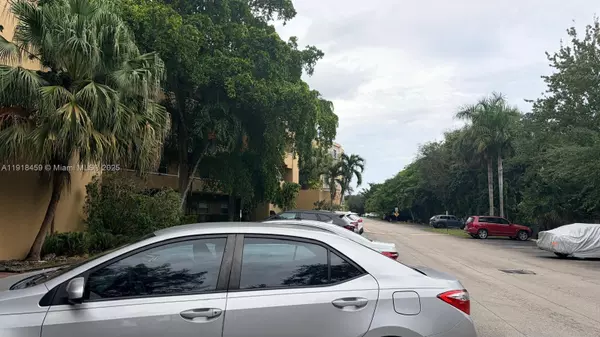 Dania Beach, FL 33314,4111 Stirling Rd #102