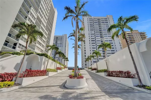 Hallandale Beach, FL 33009,1904 S Ocean Dr #508