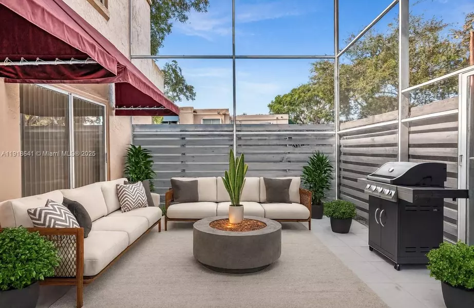 14368 SW 96th Ter, Miami, FL 33186