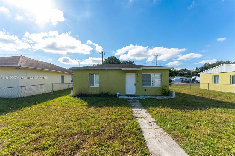 2210 NW 155th St, Miami Gardens, FL 33054