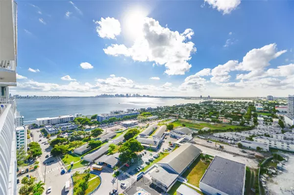 North Bay Village, FL 33141,7601 E Treasure Dr #PH103