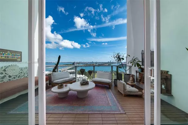 Miami, FL 33132,1040 Biscayne Blvd #2203