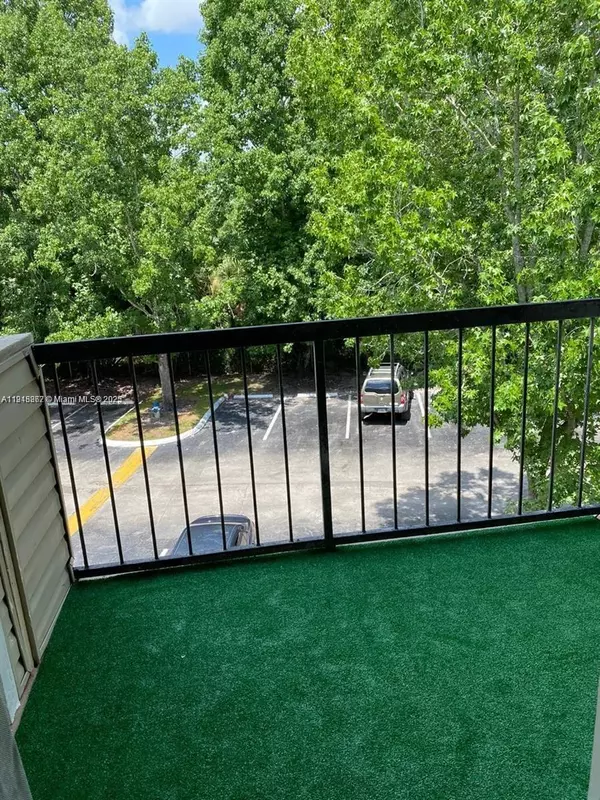 Other City - In The State Of Florida, FL 32839,1948 Lake Atriums Circle #124