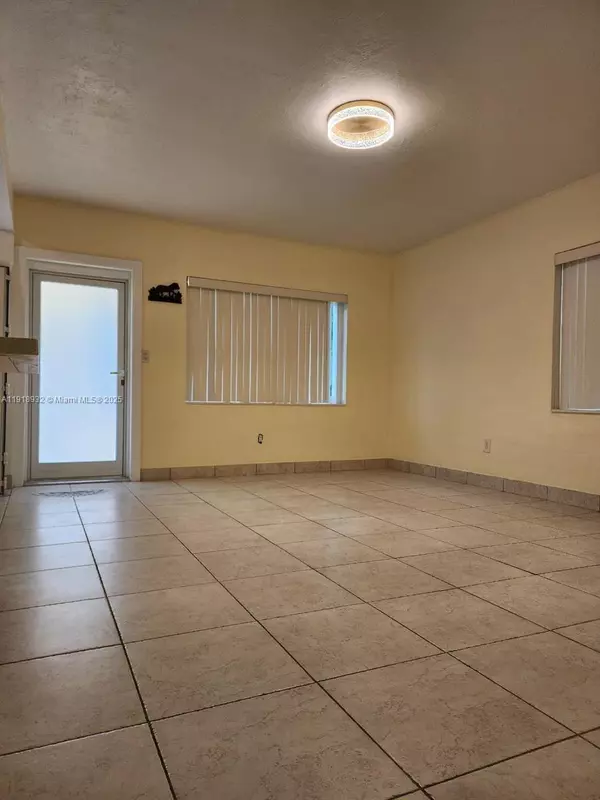 North Miami Beach, FL 33162,Address not disclosed