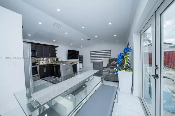 Miami, FL 33177,17404 SW 142nd Pl