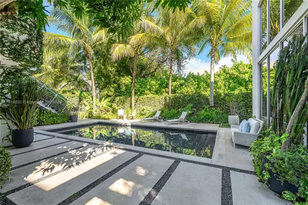 Miami, FL 33143,6495 SW 85th St