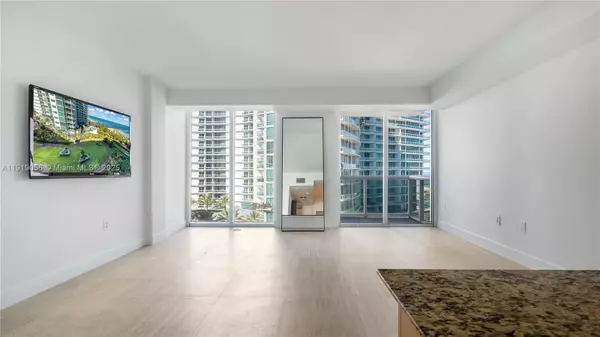 Bal Harbour, FL 33154,10275 Collins Ave #905