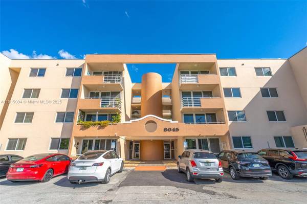 8045 NW 7th St #2301, Miami, FL 33126