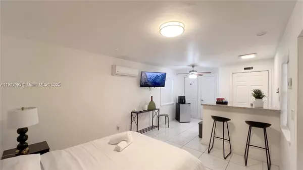 Miami, FL 33135,1950 SW 5th St #2