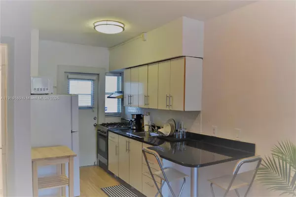 Miami Beach, FL 33141,300 74th St #5