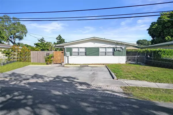 Dania Beach, FL 33004,29 SW 8th Ave #1