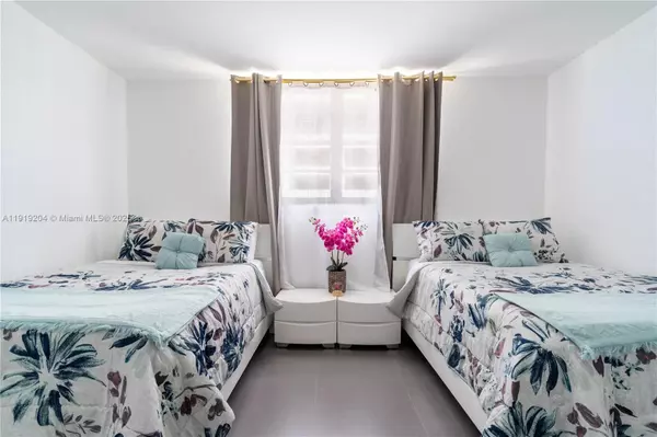 Hollywood, FL 33019,4001 S Ocean Dr #8F