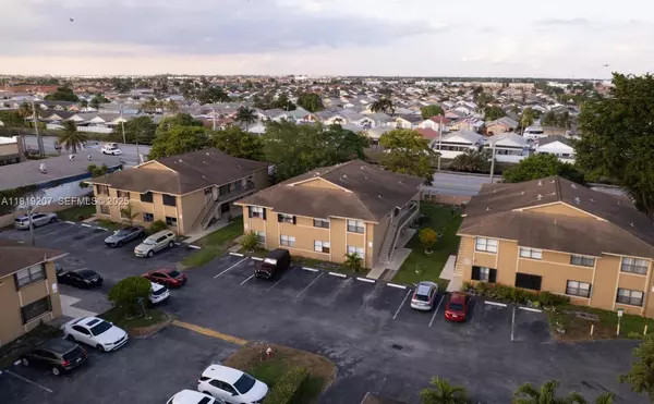 Hialeah, FL 33016,2635 W 67th Pl #14-12