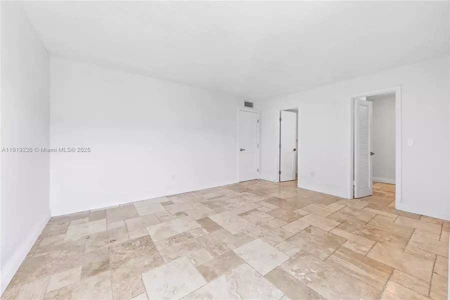 3642 NE 171st St #405, North Miami Beach, FL 33160