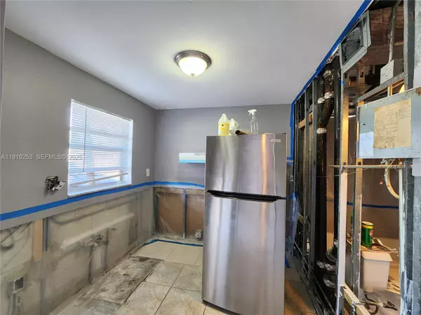 Lauderhill, FL 33313,4161 NW 26th St #103