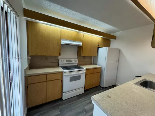 West Palm Beach, FL 33409,513 GREEN SPRINGS PLACE #513