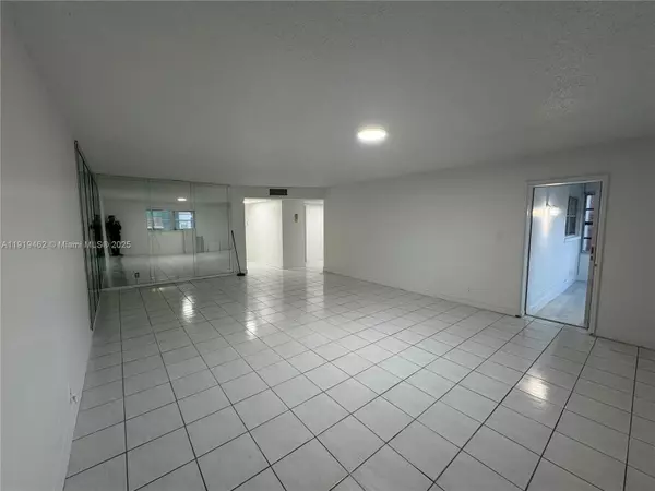 Lauderhill, FL 33313,4801 NW 22nd Ct #103