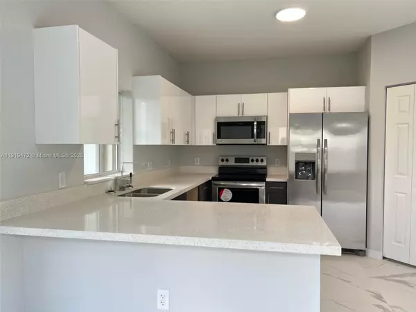 808 NW 16th Ave #2, Fort Lauderdale, FL 33311