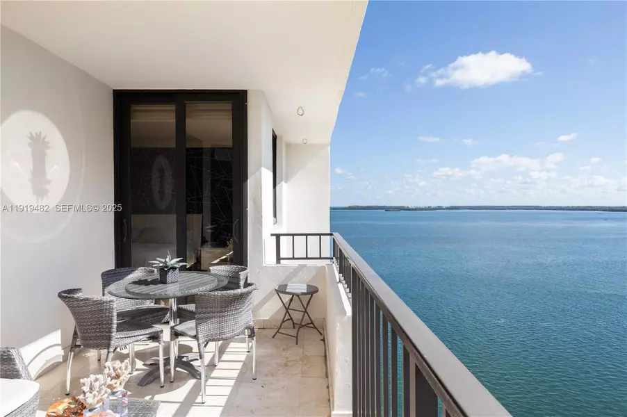 520 Brickell Key Dr #A1207, Miami, FL 33131