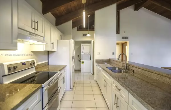 Miami, FL 33133,3080 Allamanda St #*