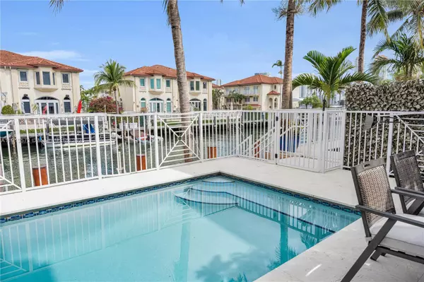 North Miami Beach, FL 33160,3907 NE 170th St #3907