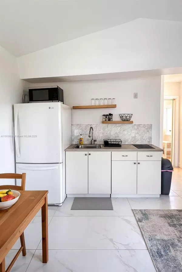 Miami, FL 33161,Address not disclosed