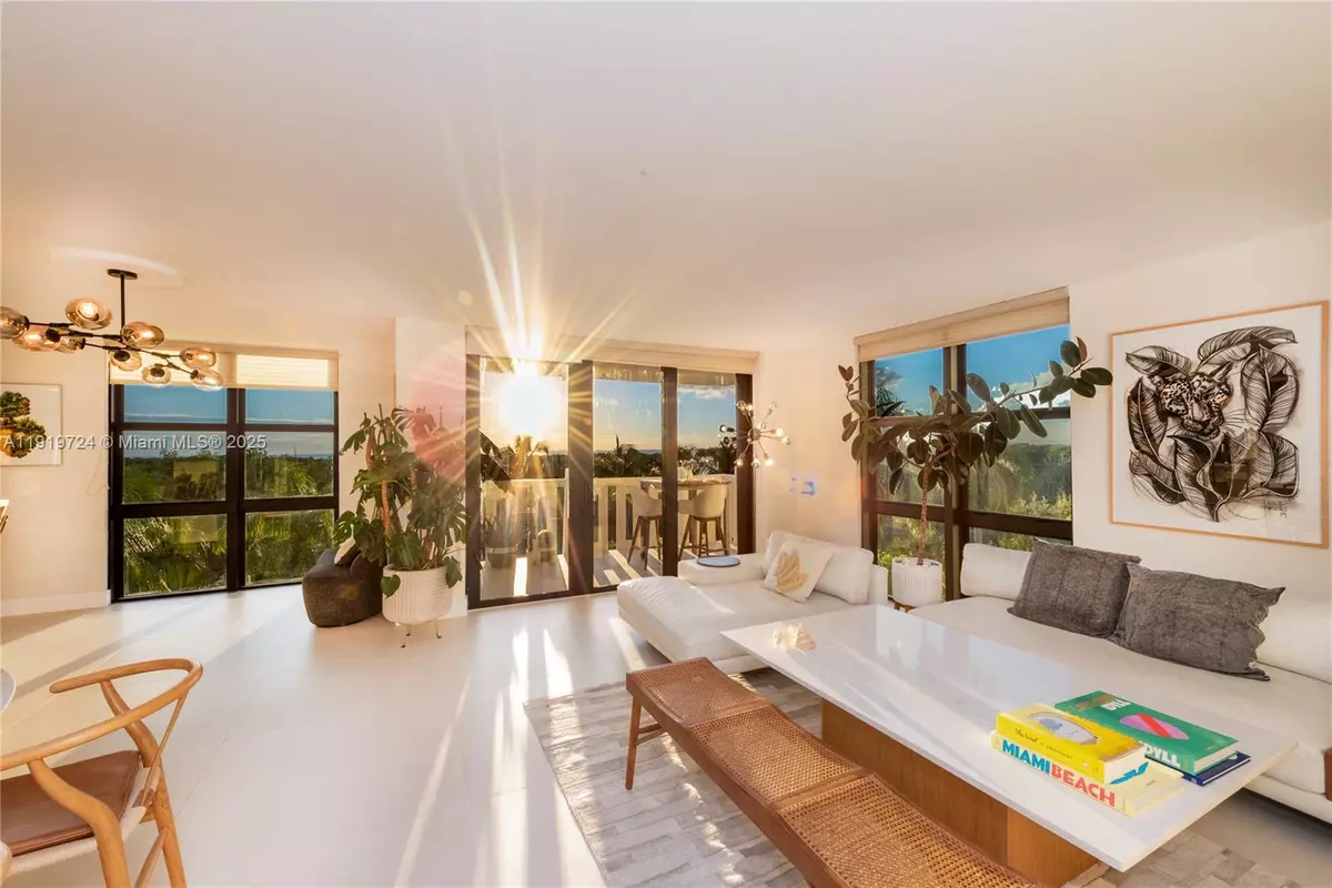 Key Biscayne, FL 33149,1121 Crandon Blvd #D402