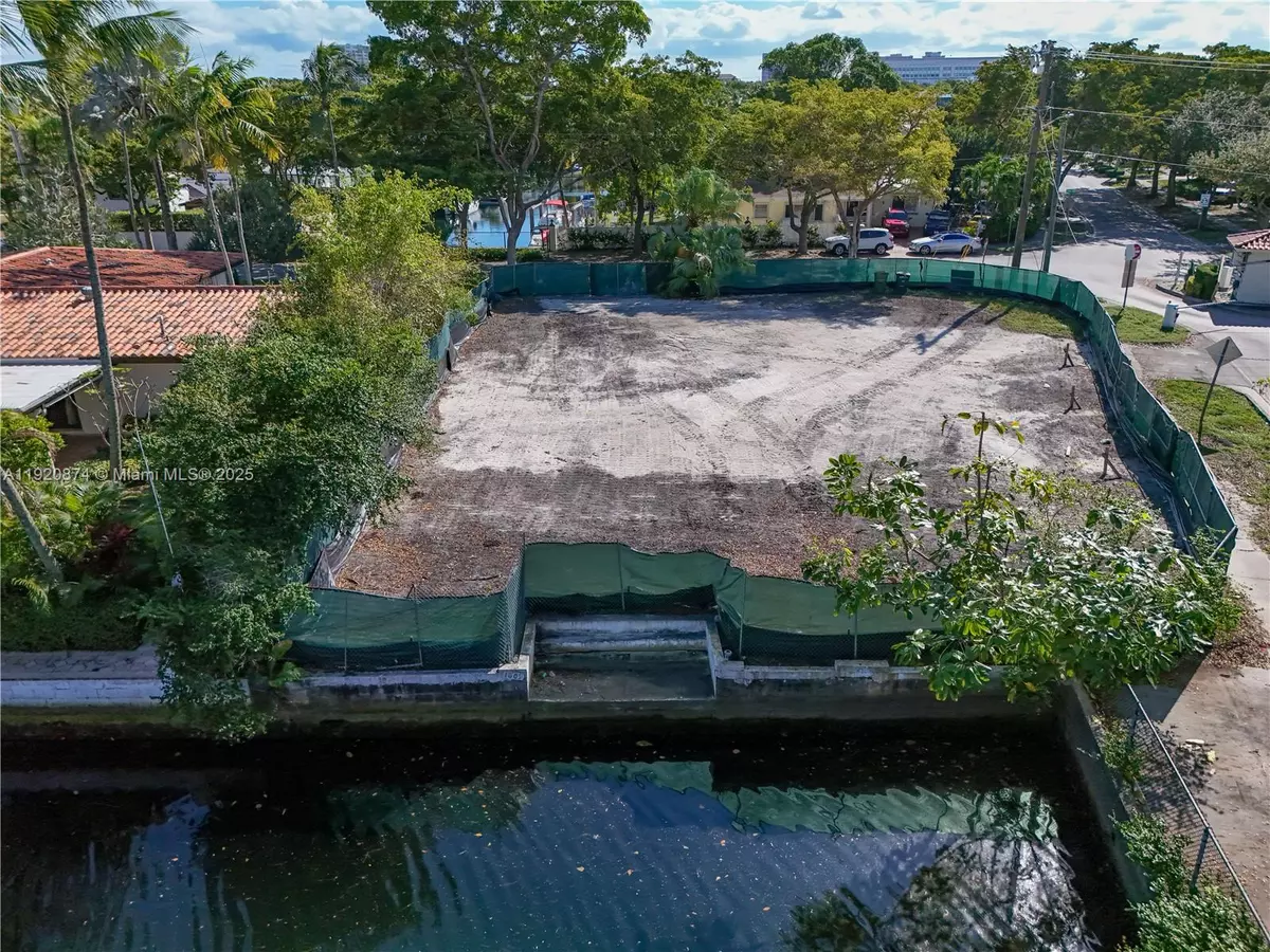 North Miami, FL 33181,1805 Ixora Rd