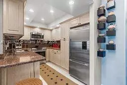 1985 S Ocean Dr #17D, Hallandale Beach, FL 33009