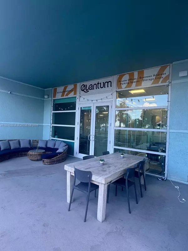 Miami, FL 33132,1900 N Bayshore Dr #1A