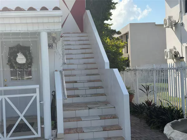 Miami, FL 33130,990 SW 9th St