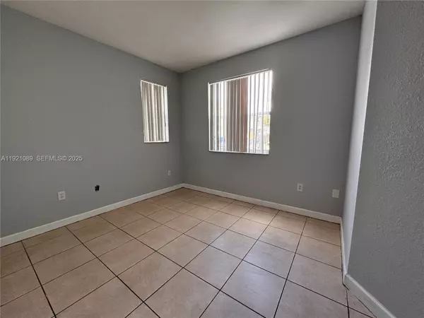 Homestead, FL 33035,1660 SE 29th St #100