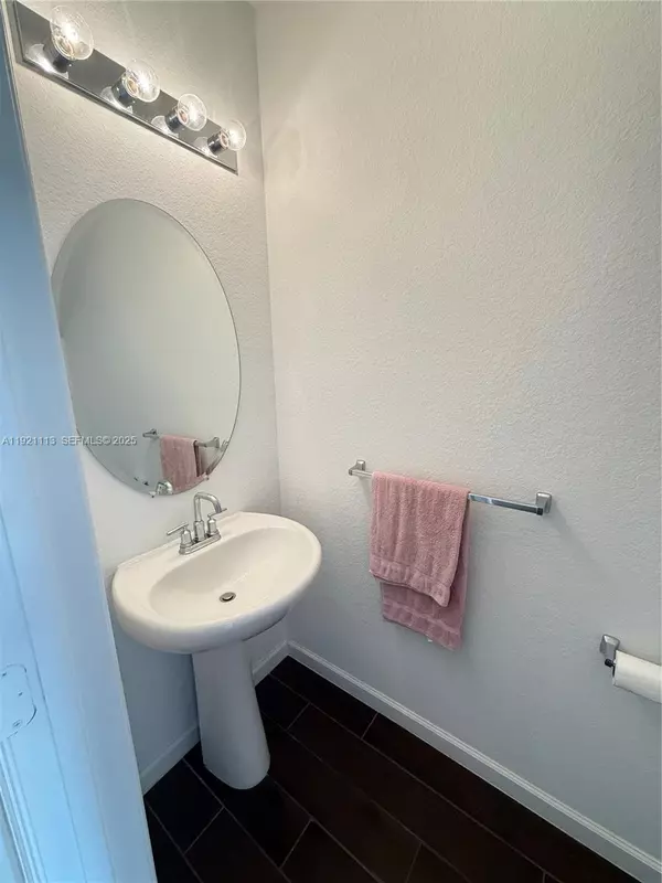 Lauderhill, FL 33313,4029 NW 11th DR #4029